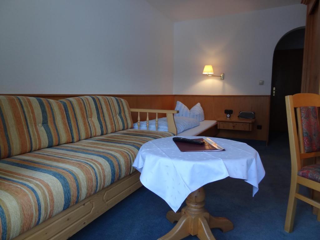 Hotel Mueggelturm Oberstdorf Oda fotoğraf